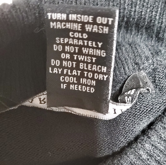 Cowl neck, black, batwing, short sleeve sweater. Brand Larry Lavine. - Picture 6 of 6